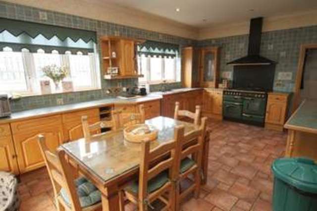  Image of 4 bedroom Detached house for sale in Furber Road Kingswood Bristol BS5 at Furber Road St George BRISTOL, BS5 8PT