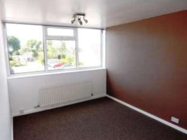  Image of 2 bedroom Flat for sale in Gainsborough Road Warrington WA4 at Warrington Cheshire Stockton Heath, WA4 6BN