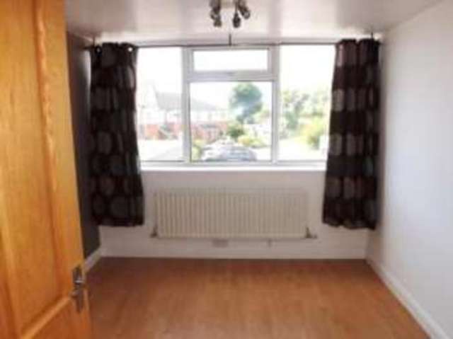  Image of 2 bedroom Flat for sale in Gainsborough Road Warrington WA4 at Warrington Cheshire Stockton Heath, WA4 6BN