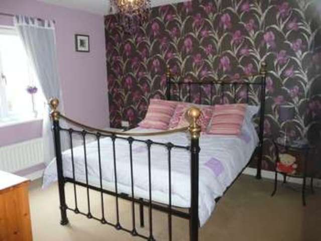  Image of 5 bedroom Detached house for sale in Garsington Drive Swindon SN25 at Garsington Drive Oakhurst Swindon, SN25 2BZ