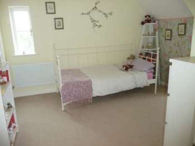  Image of 5 bedroom Detached house for sale in Garsington Drive Swindon SN25 at Garsington Drive Oakhurst Swindon, SN25 2BZ