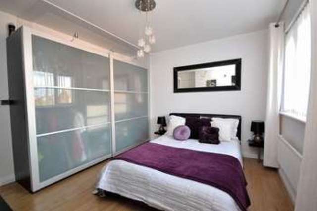 Image of 3 bedroom Detached house for sale in Gibson Drive Leighton Buzzard LU7 at Gibson Drive  Leighton Buzzard, LU7 4NZ