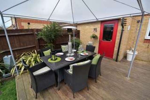  Image of 3 bedroom Detached house for sale in Gibson Drive Leighton Buzzard LU7 at Gibson Drive  Leighton Buzzard, LU7 4NZ
