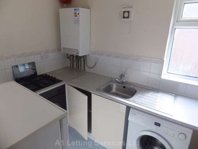  Image of Studio flat to rent in Gillott Road Edgbaston Birmingham B16 at Gillott Road Edgbaston Birmingham, B16 0RS