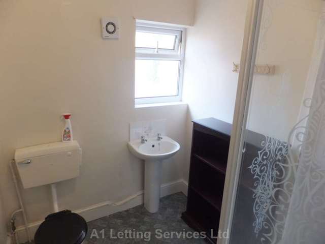  Image of Studio flat to rent in Gillott Road Edgbaston Birmingham B16 at Gillott Road Edgbaston Birmingham, B16 0RS