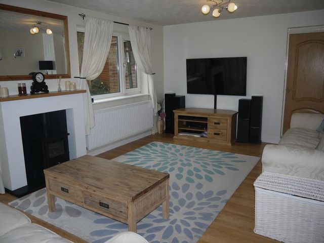  Image of 4 bedroom Detached house for sale in Glenfield Close Aylesbury HP21 at Glenfield Close  Aylesbury, HP21 7NE