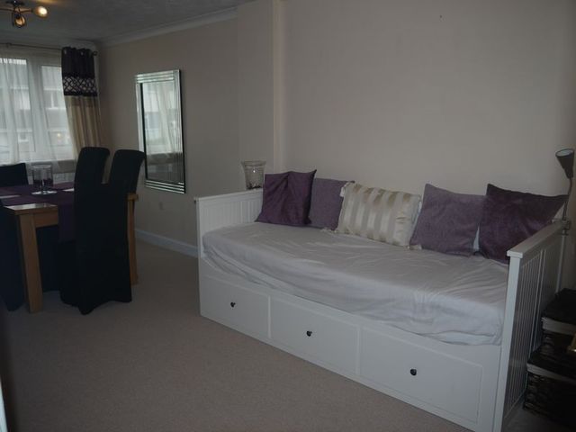  Image of 4 bedroom Detached house for sale in Glenfield Close Aylesbury HP21 at Glenfield Close  Aylesbury, HP21 7NE