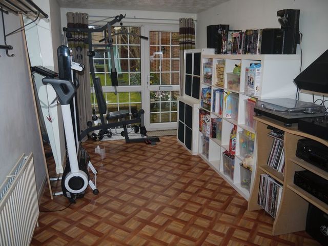  Image of 4 bedroom Detached house for sale in Glenfield Close Aylesbury HP21 at Glenfield Close  Aylesbury, HP21 7NE