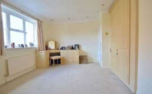  Image of 4 bedroom Detached house for sale in Glenham Road Thame OX9 at Glenham Road  Thame, OX9 3WD