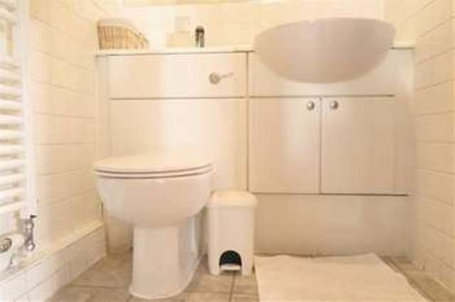  Image of 2 bedroom Flat to rent in Rotherhithe Street London SE16 at Rotherhithe, SE16 5XX