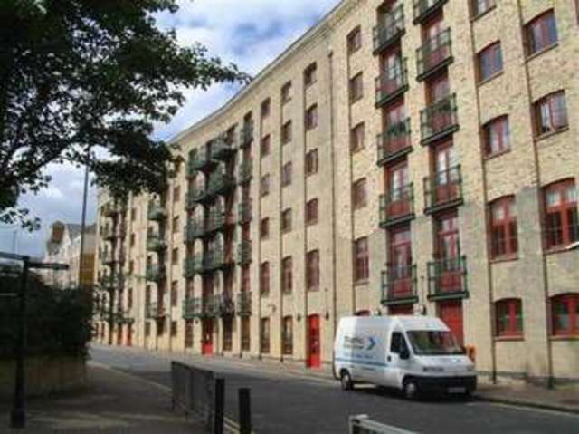  Image of 2 bedroom Flat to rent in Rotherhithe Street London SE16 at Rotherhithe, SE16 5XX