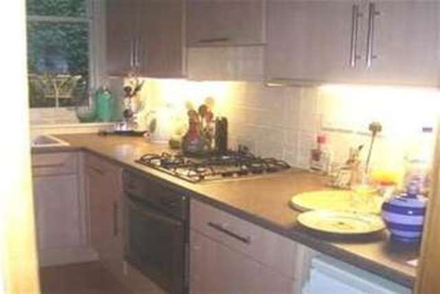  Image of 1 bedroom Flat to rent in Badgers Hollow Peperharow Road Godalming GU7 at Godalming, GU7 2PX