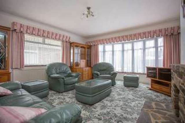  Image of 3 bedroom Detached house for sale in Goodwood Court Emsworth PO10 at Goodwood Court  Southbourne, PO10 8JZ