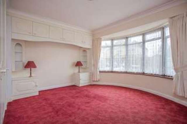  Image of 3 bedroom Detached house for sale in Goodwood Court Emsworth PO10 at Goodwood Court  Southbourne, PO10 8JZ