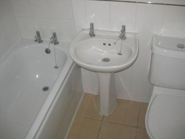  Image of 1 bedroom Flat to rent in Rother Crescent Crawley RH11 at Gossops Green Crawley, RH11 8DD