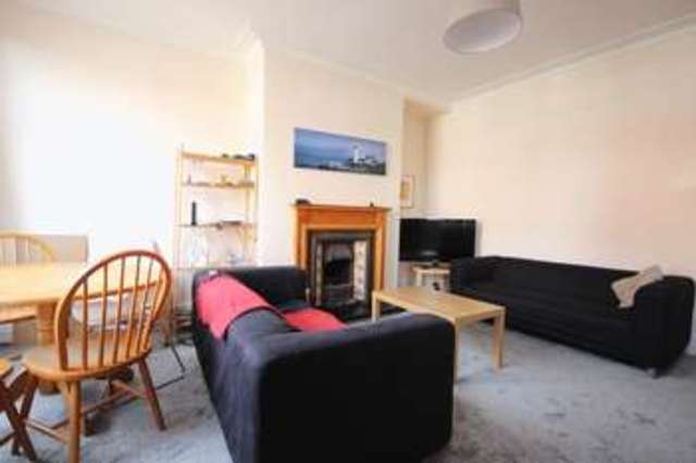  Image of 4 bedroom Terraced house to rent in Graham Grove Burley Leeds LS4 at Graham Grove Burley Leeds, LS4 2NF
