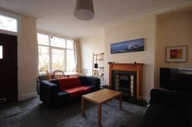  Image of 4 bedroom Terraced house to rent in Graham Grove Burley Leeds LS4 at Graham Grove Burley Leeds, LS4 2NF