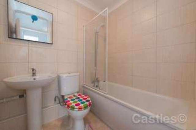  Image of 3 bedroom Terraced house for sale in Granville Road London N22 at Granville Road Wood Green London, N22 5LP