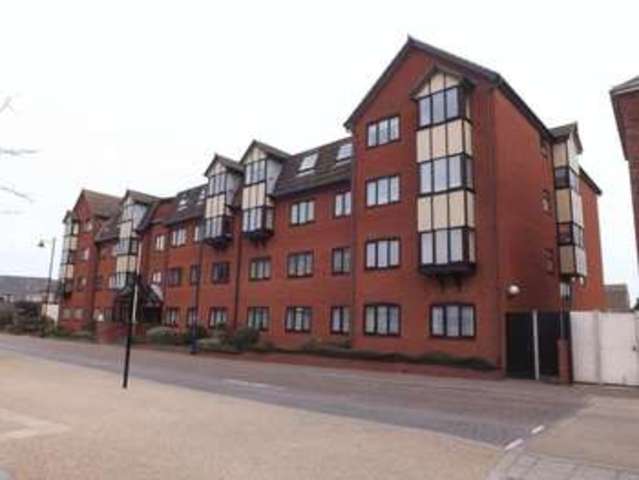  Image of 2 bedroom Flat for sale in St. Georges Court Deneside Great Yarmouth NR30 at Deneside  Great Yarmouth, NR30 2PY