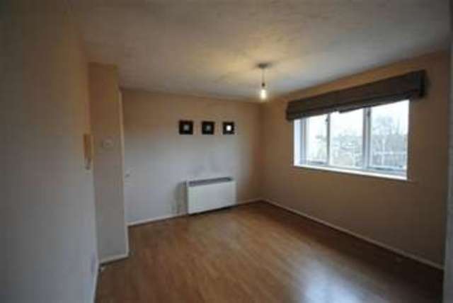 Image of 1 bedroom Flat for sale in Greenslade Road Barking IG11 at Greenslade Road  Barking, IG11 9XF