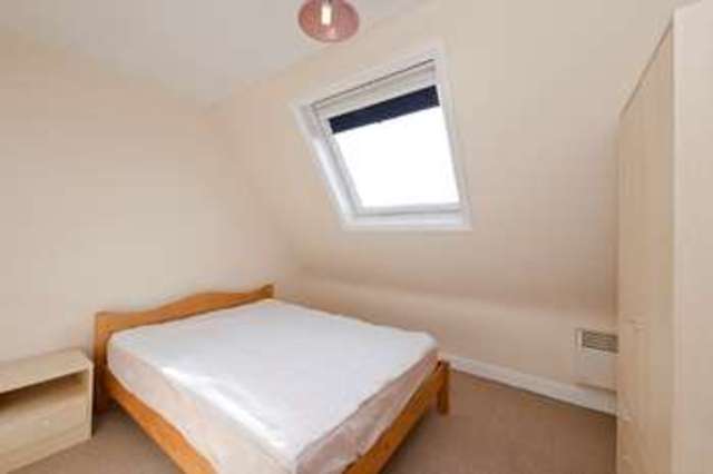  Image of 1 bedroom Flat to rent in Greyhound Road London W6 at London, W6 8NX