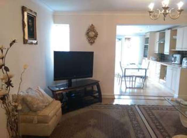  Image of 3 bedroom Maisonette to rent in Grosvenor Court London N14 at Grosvenor Court  London, N14 4EG