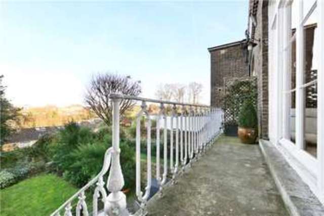  Image of 3 bedroom Flat for sale in West Grove London SE10 at 10-12 West Grove London Greenwich, SE10 8QT
