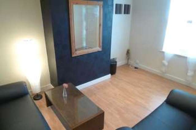  Image of 3 bedroom Terraced house to rent in Haddon Place Burley Leeds LS4 at Haddon Place Burley Leeds, LS4 2JU
