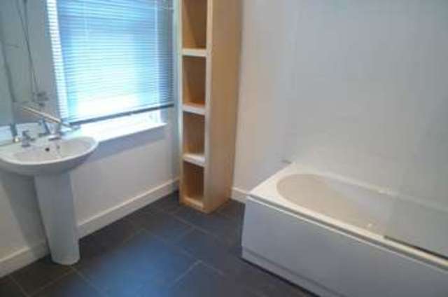  Image of 3 bedroom Terraced house to rent in Haddon Place Burley Leeds LS4 at Haddon Place Burley Leeds, LS4 2JU