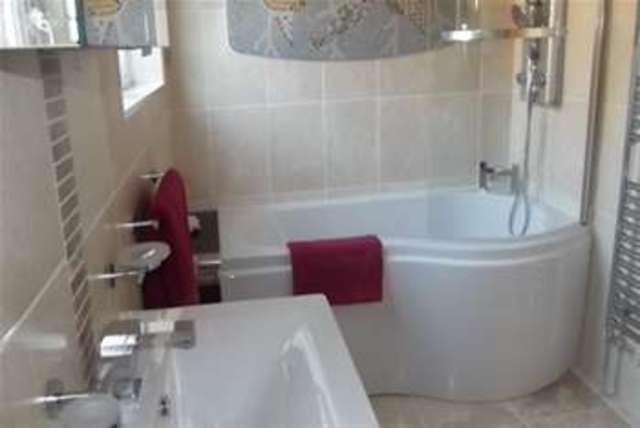  Image of 5 bedroom Detached house to rent in Hadrian Way Chilworth Southampton SO16 at Southampton, SO16 7HX