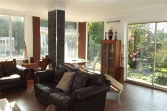  Image of 5 bedroom Detached house to rent in Hadrian Way Chilworth Southampton SO16 at Southampton, SO16 7HX