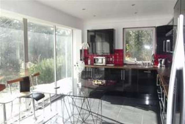  Image of 5 bedroom Detached house to rent in Hadrian Way Chilworth Southampton SO16 at Southampton, SO16 7HX
