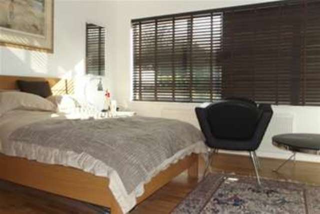  Image of 5 bedroom Detached house to rent in Hadrian Way Chilworth Southampton SO16 at Southampton, SO16 7HX