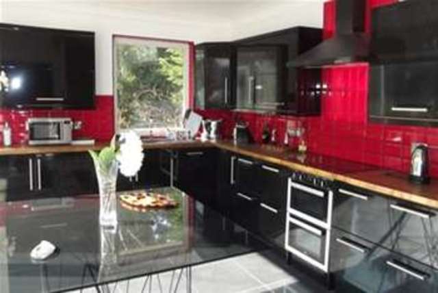  Image of 5 bedroom Detached house to rent in Hadrian Way Chilworth Southampton SO16 at Southampton, SO16 7HX
