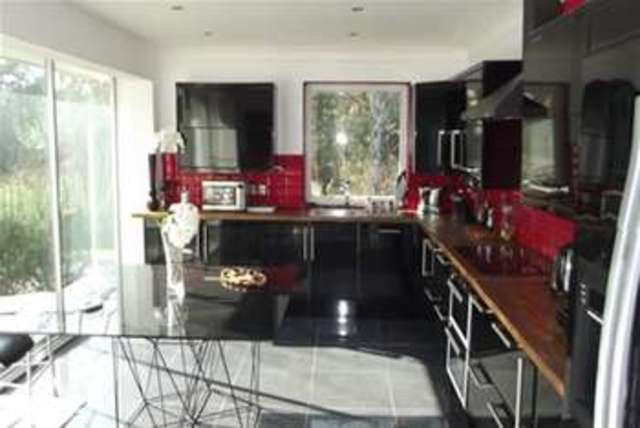  Image of 5 bedroom Detached house to rent in Hadrian Way Chilworth Southampton SO16 at Southampton, SO16 7HX