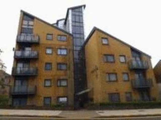  Image of 2 bedroom Flat for sale in Hainault Bridge Parade Hainault Street Ilford IG1 at Hainault Street  Ilford, IG1 4GF