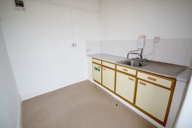  Image of Property to rent in Hall Street Carmarthen SA31 at Hall Street  Carmarthen, SA31 1PH