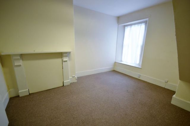  Image of Property to rent in Hall Street Carmarthen SA31 at Hall Street  Carmarthen, SA31 1PH