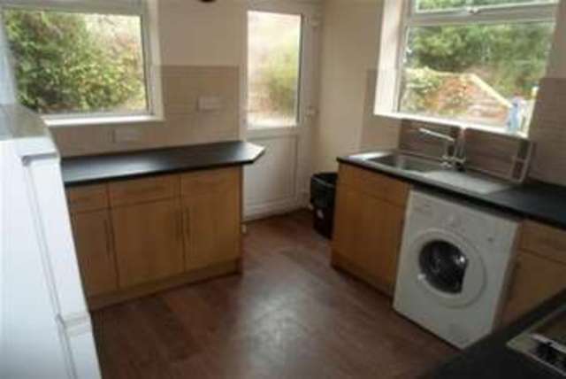 Image of 4 bedroom Detached house to rent in Harborough Road Shirley Southampton SO15 at Southampton, SO15 2FZ