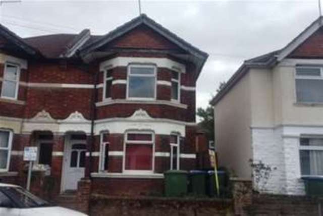  Image of 4 bedroom Detached house to rent in Harborough Road Shirley Southampton SO15 at Southampton, SO15 2FZ