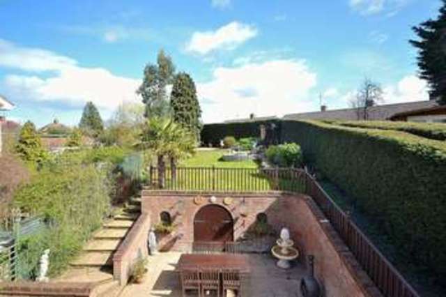  Image of 4 bedroom Detached house for sale in Harrow Road Leighton Buzzard LU7 at Harrow Road  Leighton Buzzard, LU7 4UF