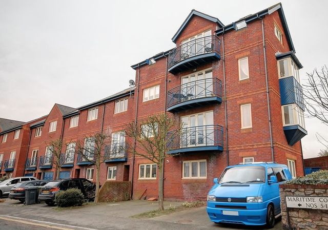  Image of 2 bedroom Flat for sale in Haven Road St. Thomas Exeter EX2 at Haven Road  Exeter, EX2 8GP