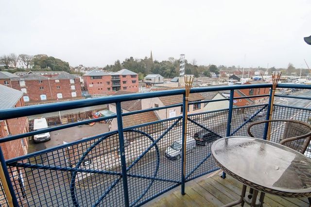  Image of 2 bedroom Flat for sale in Haven Road St. Thomas Exeter EX2 at Haven Road  Exeter, EX2 8GP