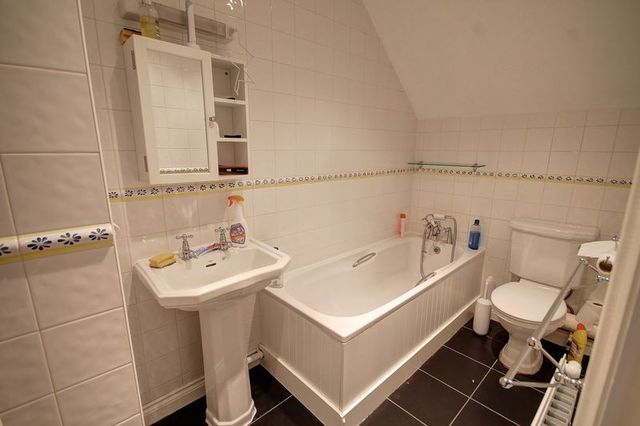  Image of 2 bedroom Flat for sale in Haven Road St. Thomas Exeter EX2 at Haven Road  Exeter, EX2 8GP