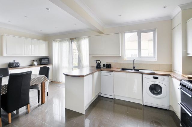 Image of 3 bedroom Detached house for sale in Haynes Road Worthing BN14 at Haynes Road  Worthing, BN14 7JY
