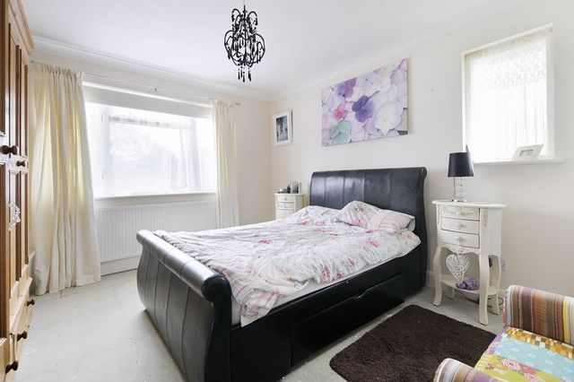  Image of 3 bedroom Detached house for sale in Haynes Road Worthing BN14 at Haynes Road  Worthing, BN14 7JY