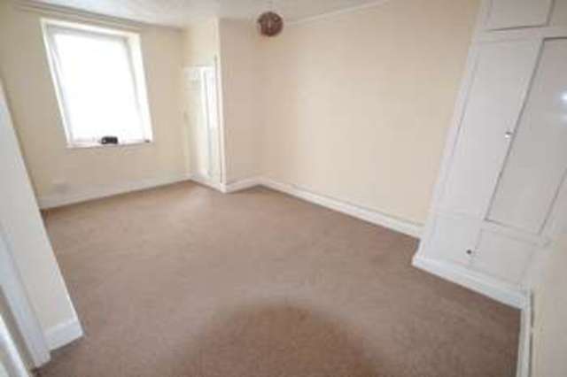  Image of 2 bedroom Flat to rent in Heol Y Plas Llannon Llanelli SA14 at Heol Y Plas Llannon Llanelli, SA14 6AD