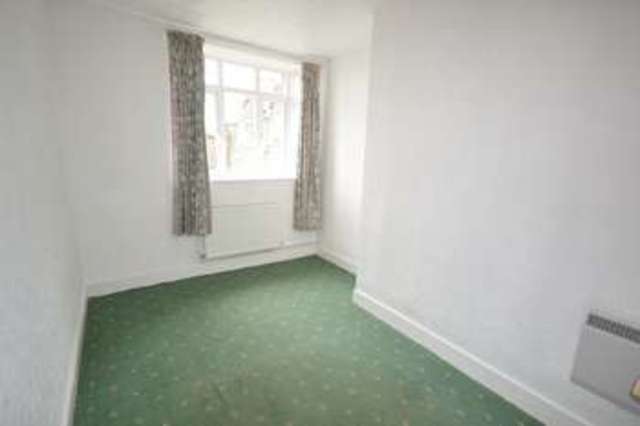  Image of 2 bedroom Flat to rent in Heol Y Plas Llannon Llanelli SA14 at Heol Y Plas Llannon Llanelli, SA14 6AD