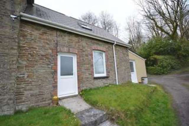  Image of 2 bedroom Flat to rent in Heol Y Plas Llannon Llanelli SA14 at Heol Y Plas Llannon Llanelli, SA14 6AD