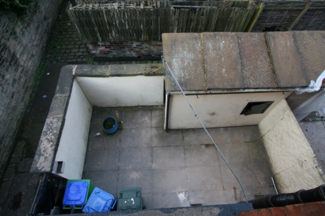  Image of 2 bedroom Terraced house to rent in High Barn Close Rochdale OL11 at Rochdale OL11 3PN Rochdale, OL11 3PN